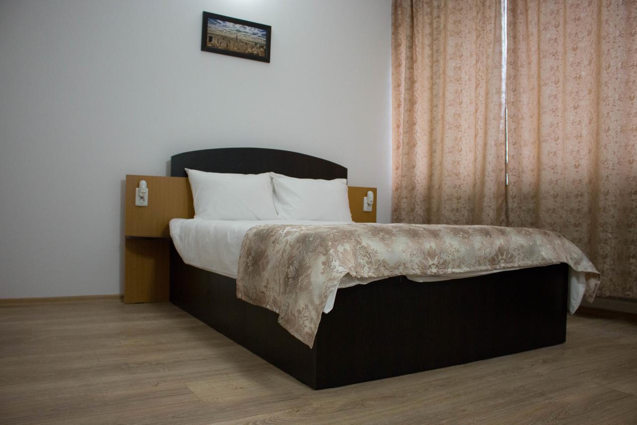 Rent Room N&S Яш Екстериор снимка