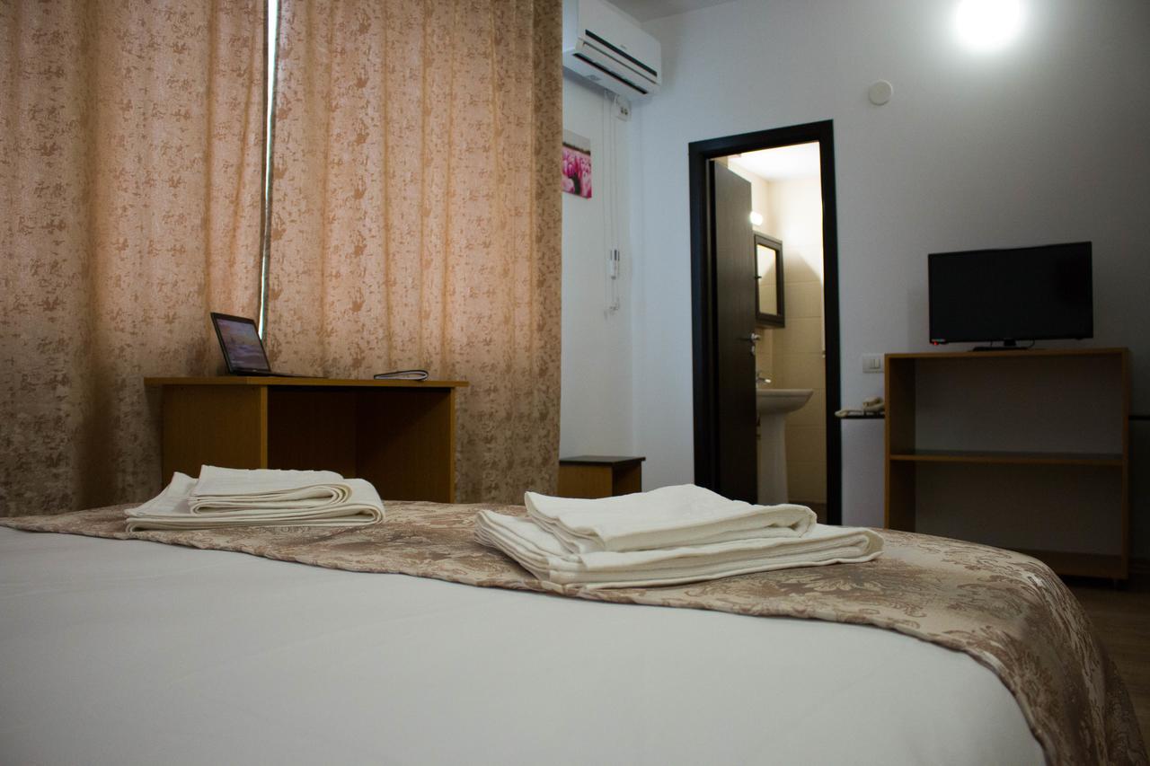Rent Room N&S Яш Екстериор снимка