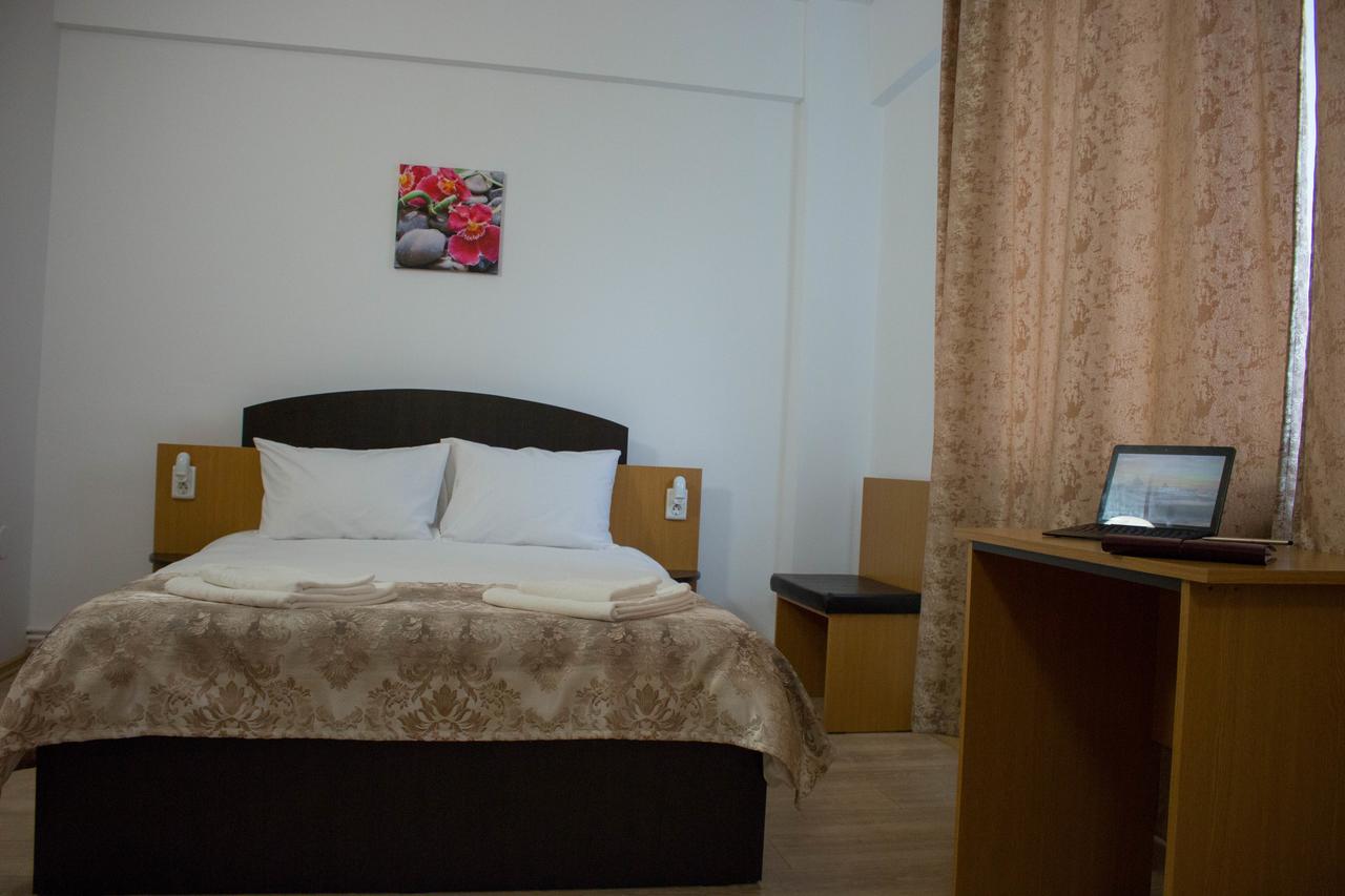 Rent Room N&S Яш Екстериор снимка