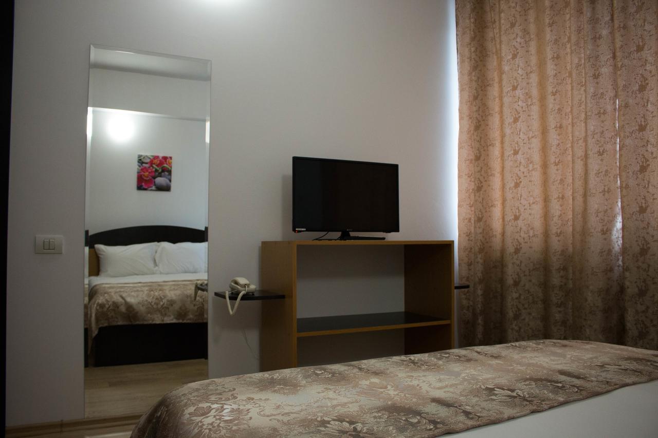 Rent Room N&S Яш Екстериор снимка
